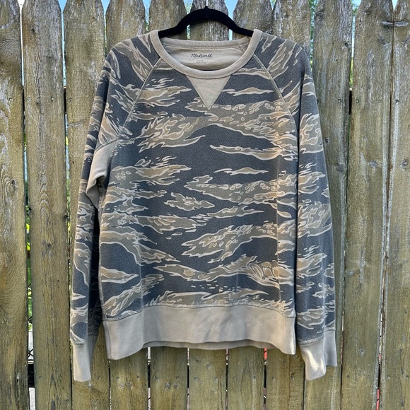 Madewell Other - Madewell Crewneck Sweatshirt in Camo Sz M